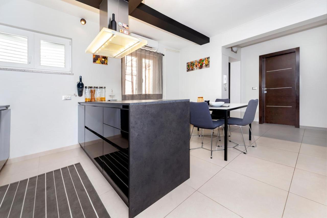 Apartment Cave Rovinj Bagian luar foto