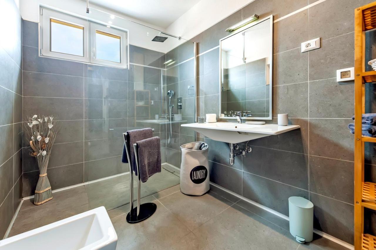 Apartment Cave Rovinj Bagian luar foto